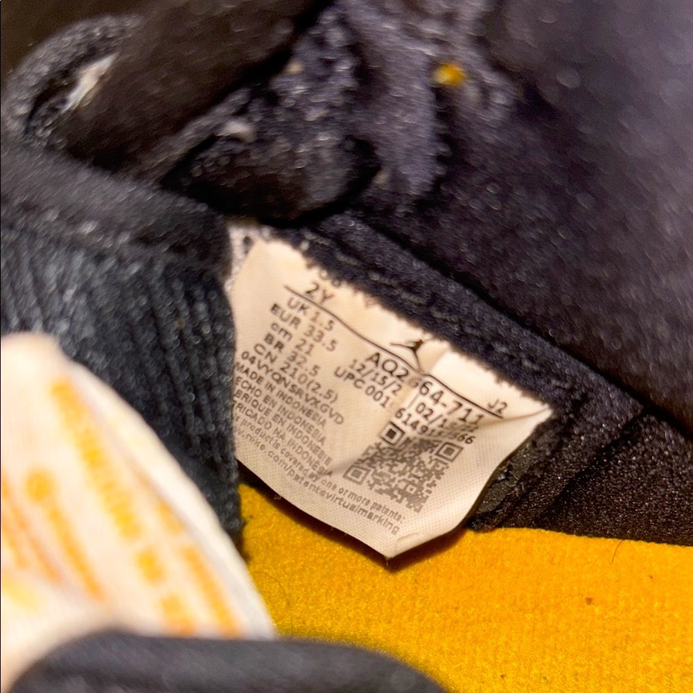 Kids Jordan 1 Retro High OG Taxi (PS) Size 2 - Picture 4 of 9